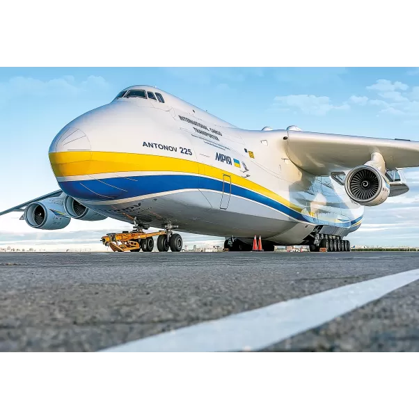 Ан-225 Мрія — найбільший у світі літак