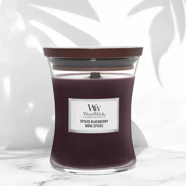 Ароматична свічка з ароматом ожини з корицею Woodwick Medium Spiced Blackberry 275 г