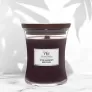 Ароматична свічка з ароматом ожини з корицею Woodwick Medium Spiced Blackberry 275 г