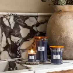 Ароматична свічка з нотами дерева хінокі, сливи та жоржини Woodwick Medium Hinoki Dahlia 275 г